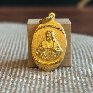 The Sacred Heart of Jesus Religious Gold Tone Pendant